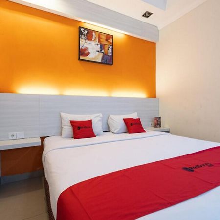 Reddoorz Plus @ Hotel Alden Makassar Bagian luar foto