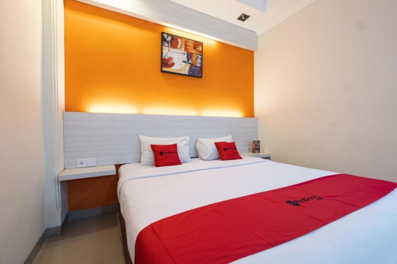 Reddoorz Plus @ Hotel Alden Makassar Bagian luar foto